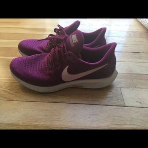 Nike Women’s Air Zoom Pegasus 35 running shoes